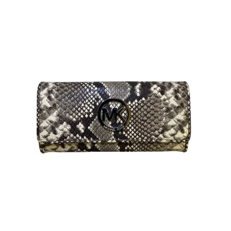 Women's wallet fan favorite -Wallet Designer By Michael Kors In Snakeskin Print, Size:Medium