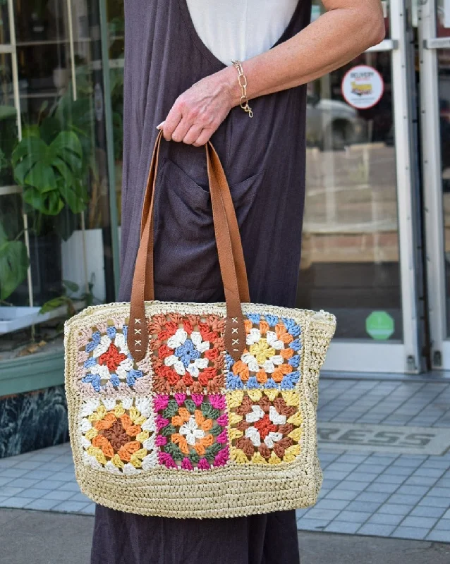 Women's tote bags classic-elegance -FLORAL CROTCHED TOTE BAG - BEIGE