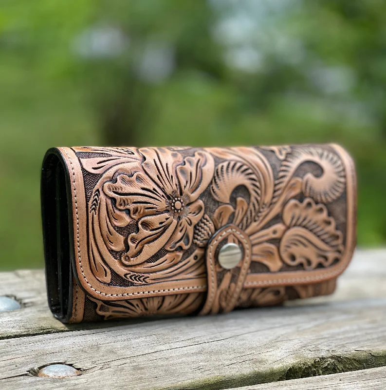 Women's wallet pro set -Hand Tooled Leather Wallet, "WALLET BOTON" by ALLE