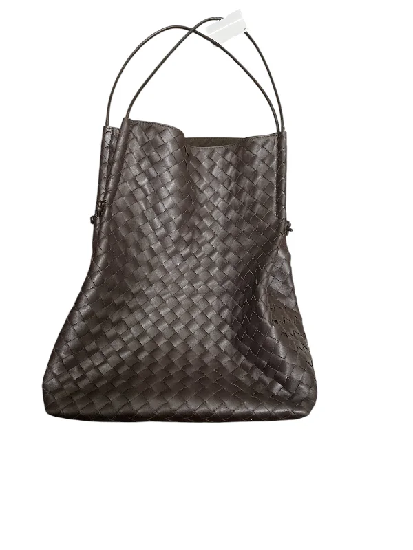 Handbags shoulder -Handbag Luxury Designer By Bottega Veneta, Size: Large