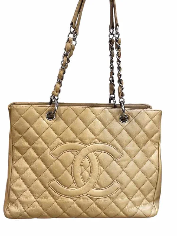 Women's tote bags white -Chanel Grand Shopping Tote Beige Handbag